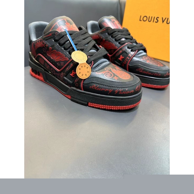 l**is V*t*n sneakers